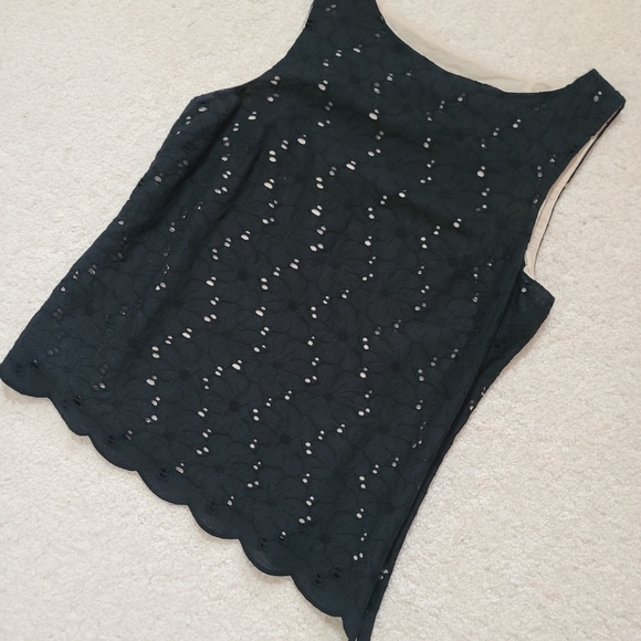 LAUNDRY BY SHELLI SEGAL BLACK EYELET TOP - Picture 2 of 12